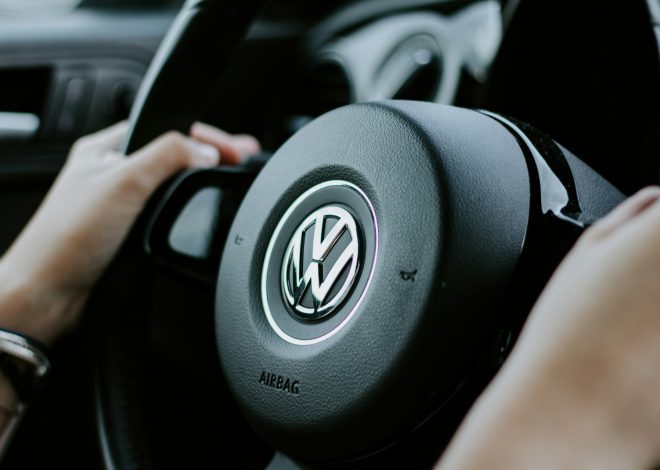 भारत में स्कोडा ऑक्टेविया आरएस लॉन्च होते ही बिकी; वहीं फॉक्सवैगन चिप सप्लाई संकट से जूझ रही है