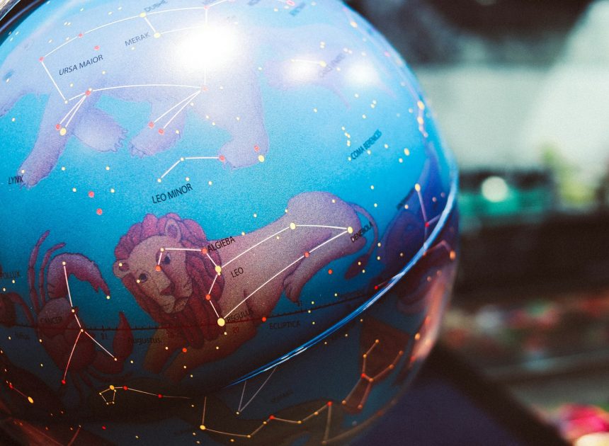 दिसंबर राशिफल: मेष राशि के लिए यात्रा के योग और कन्या को मिलेगी राजनीतिक सफलता, जानिए ग्रहों का पूरा प्रभाव