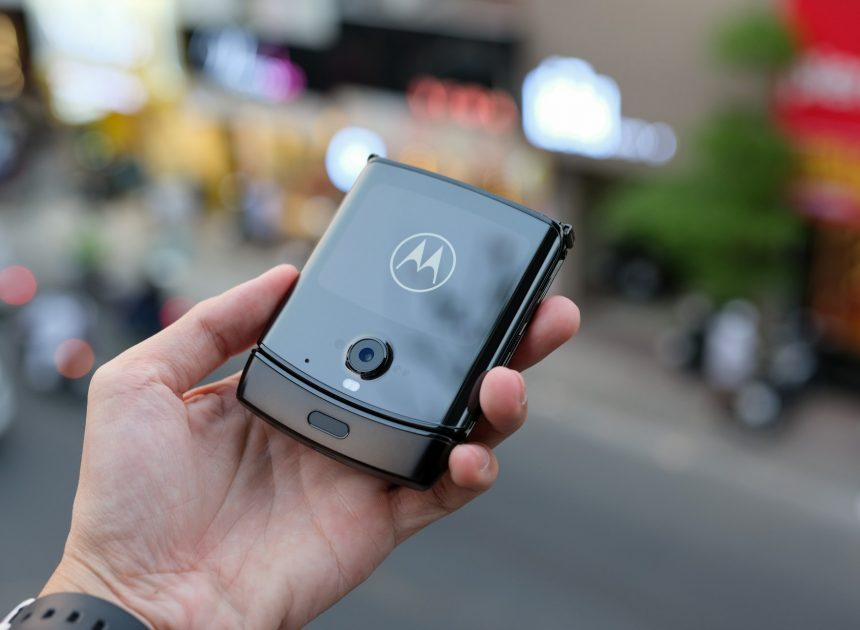 Motorola Signature: भारत में बिक्री शुरू, जानिए इस प्रीमियम फ्लैगशिप की कीमत, फीचर्स और रिव्यू